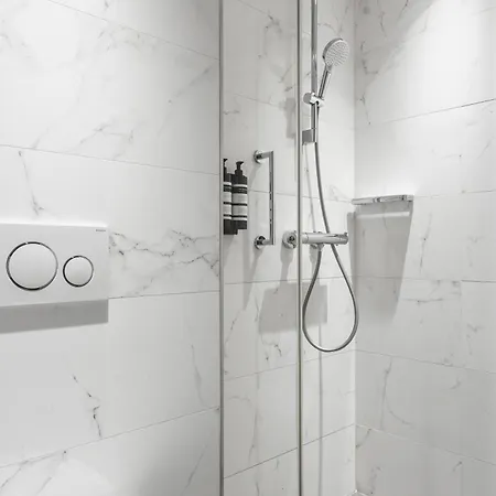 فندق Krisotel 3*
